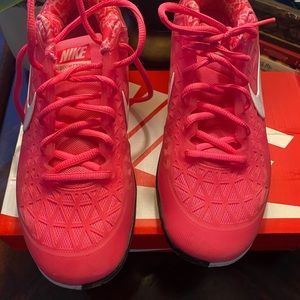 Hot pink Nike zoom sneakers
